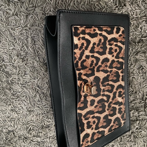 CHEETAH PRINT CROSSBODY BAG - Picture 5 of 5